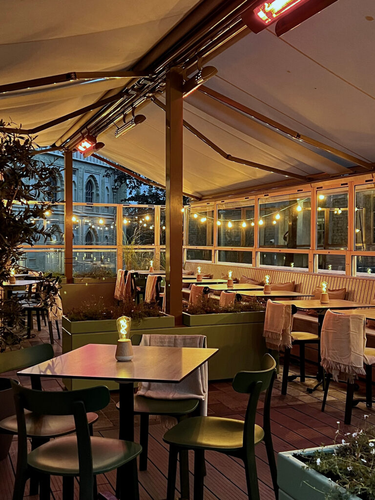 This image shows the Redroaster restaurant near Brighton Dome which serves the best brunch in Brighton along with dinner, wines, cocktails and the famous bottomless brunch
